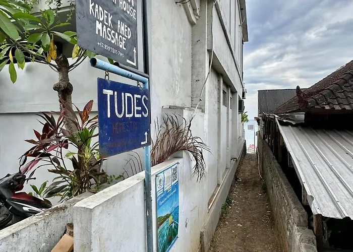 Dewata House