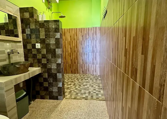 ゲストハウス Dewata House