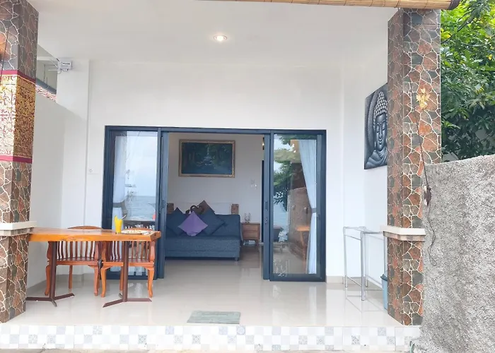 ゲストハウス Dewata House アメッド